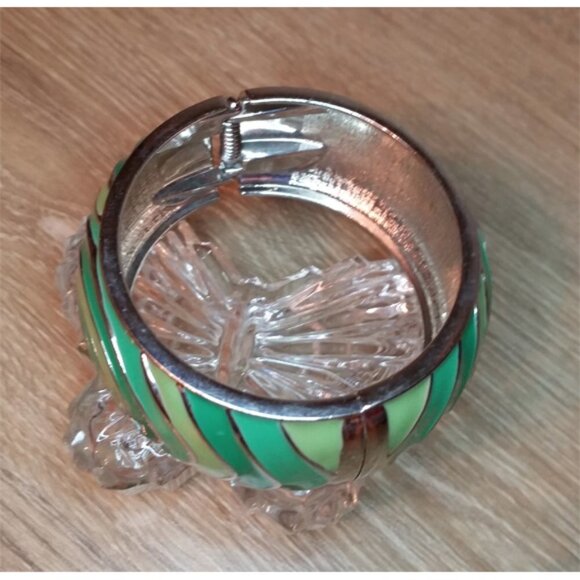 Silver tone pastel green enamel clamper bracelet statement - Picture 2 of 3